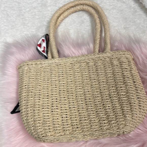 Cream and Red Tote Bag with Playful Accents for the summer - Picture 3 of 9